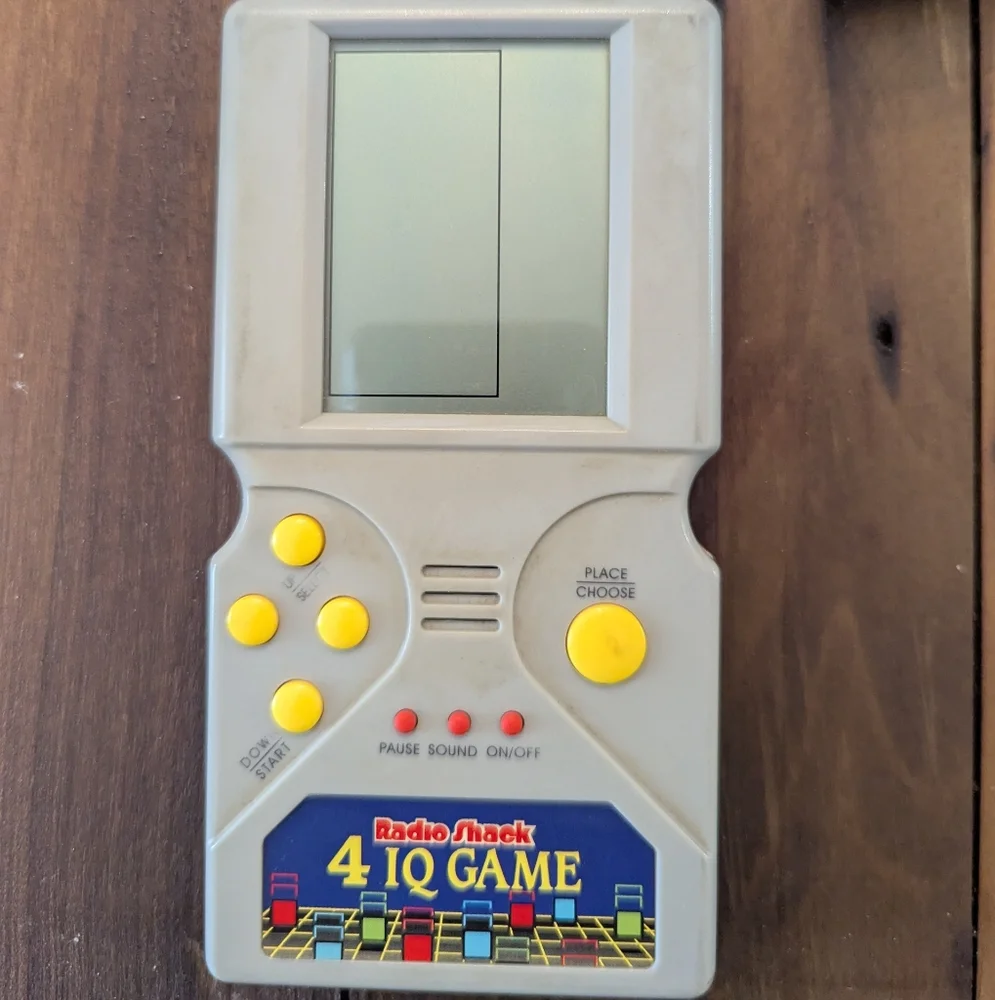 Vintage Radio Shack 4‎ IQ Handheld Electronic Game Tested & Works!